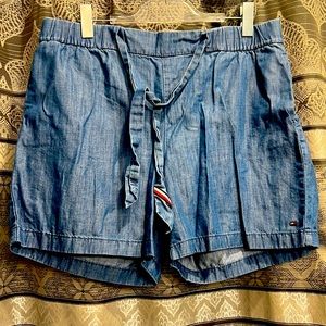 Tommy Hilfiger chambray shorts, Large